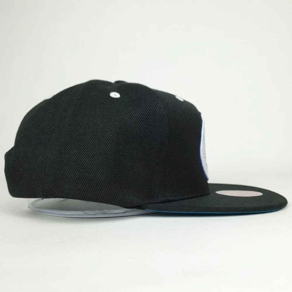 Dallas Mavs Mitchell & Ness Snapback Cap Hat White 3D Logo Black Mavericks NWT‎